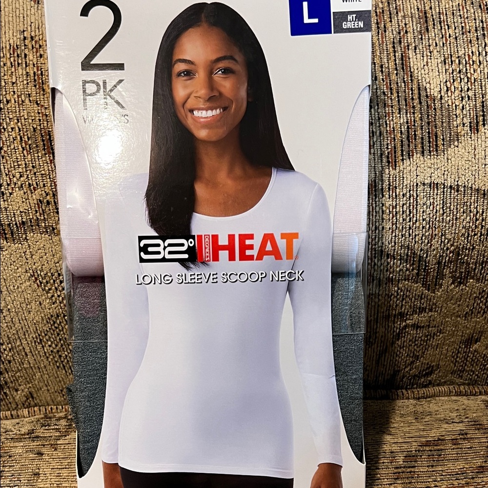 32 Degrees Women's White Long Sleeve Scoop Neck Tee set of 2